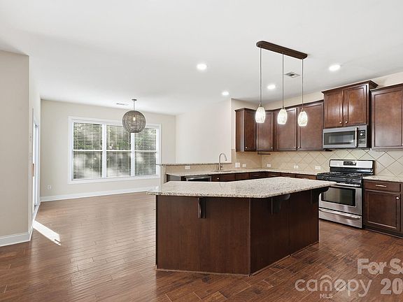 5th image of 347 Windy Pine Dr