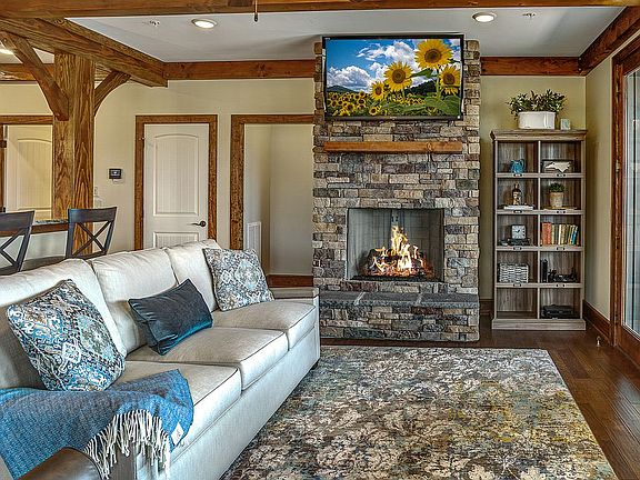 LIVING  W HEARTH FIRPLACE