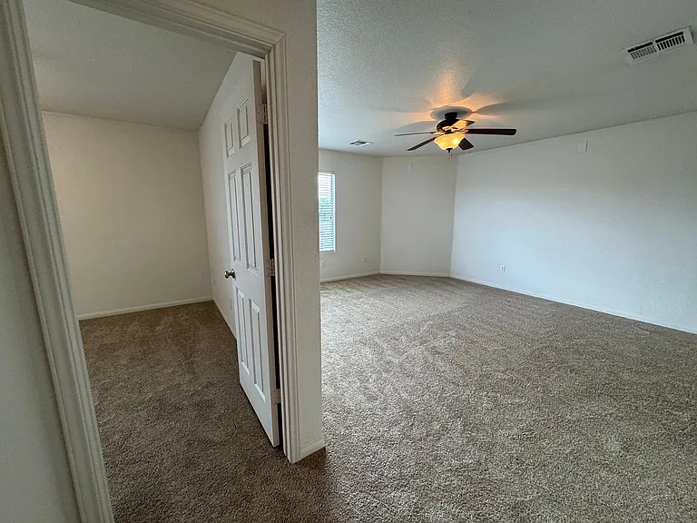 2209 Riley Dr — Photo 23