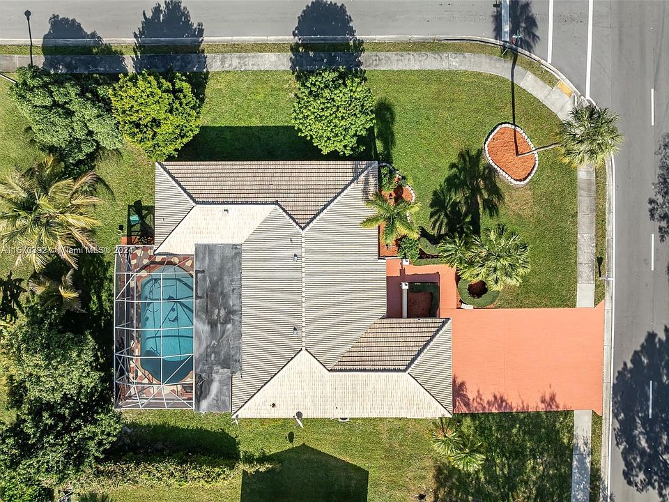1st image of 10100 Ramblewood Dr