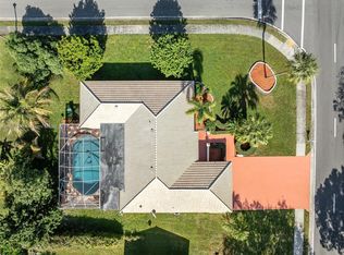 10100 Ramblewood Dr, Coral Springs, FL 33071