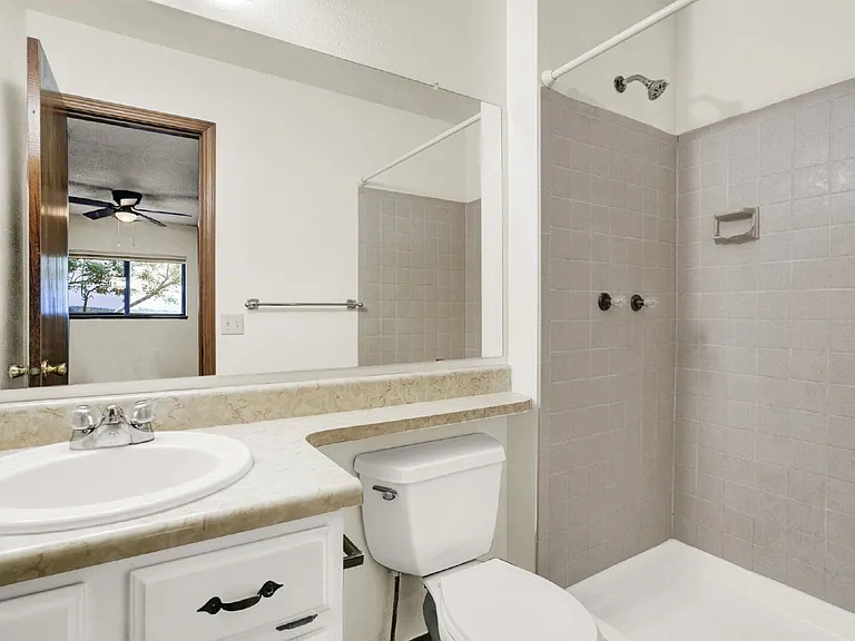 6376 Chantilly Pl — Photo 15