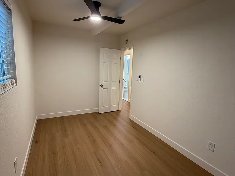 2704 Highland Ave — Photo 8