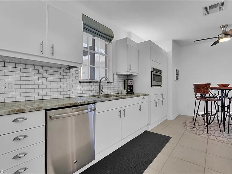 2000 Royal Marco Way #2-607 — Photo 7