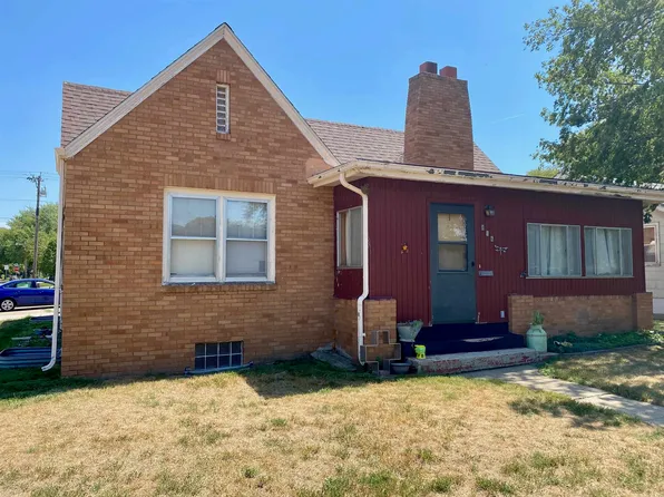 416 Douglas Ave, Yankton, SD 57078