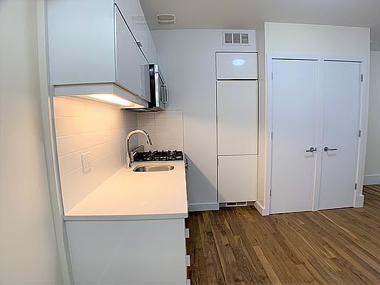 1st image of 455 Hudson St APT 39