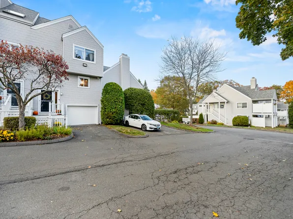 78 Country Place #78, Shelton, CT 06484