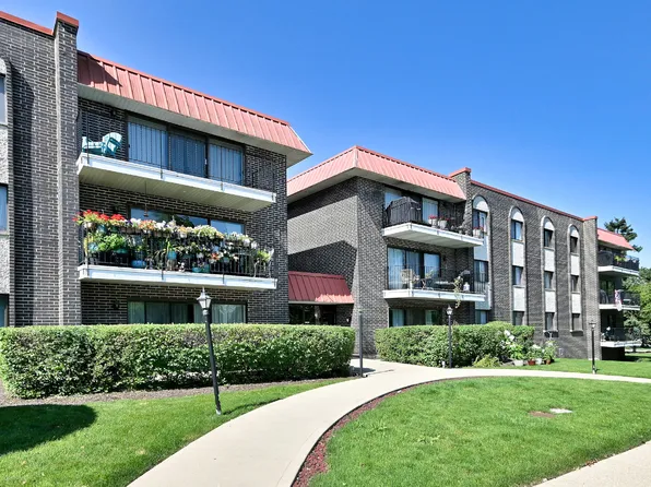 1255 W Prospect Ave APT 302, Mount Prospect, IL 60056