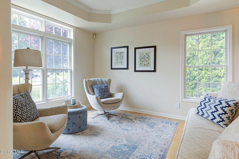 3rd image of 4 Sawyer Place