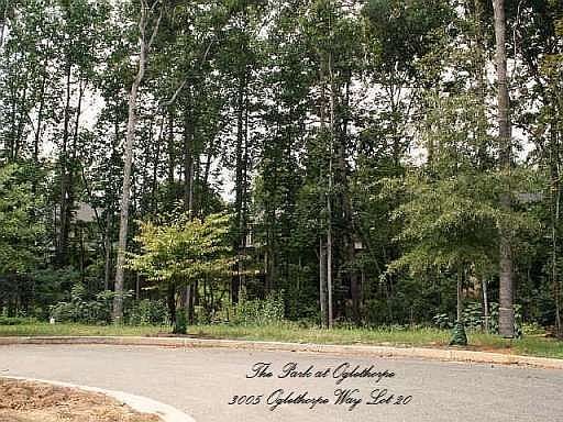 2nd image of 3005 Oglethorpe Way