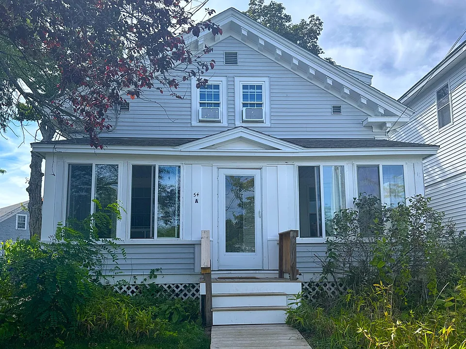 54 Lincoln St, Exeter, NH 03833