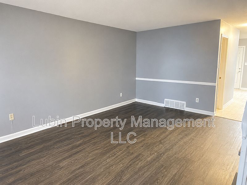 2nd image of 4430 Chuck Ave