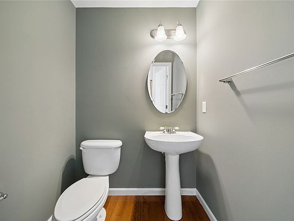 5th image of 131 Bellefield Ct