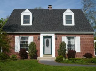 8339 N Santa Monica Blvd, Fox Pt, WI 53217