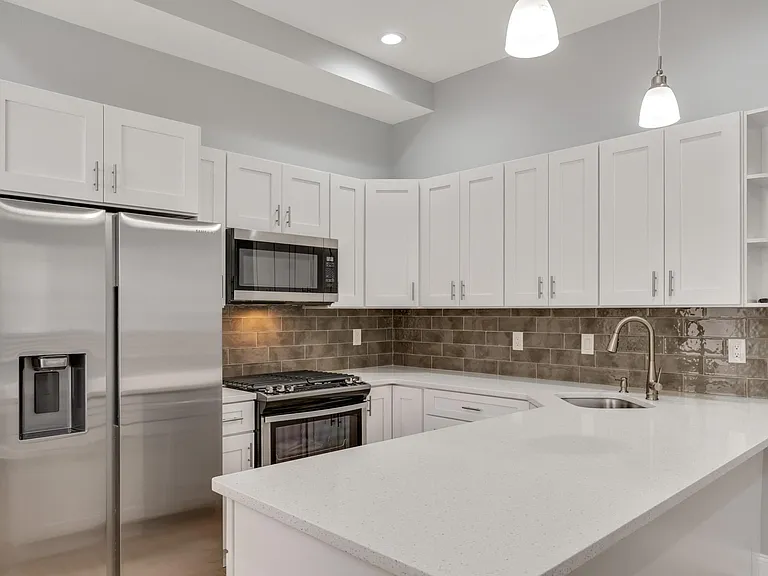 1544 W York St — Photo 5