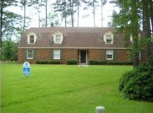 6 Rob Ln, Jackson, MS 39212