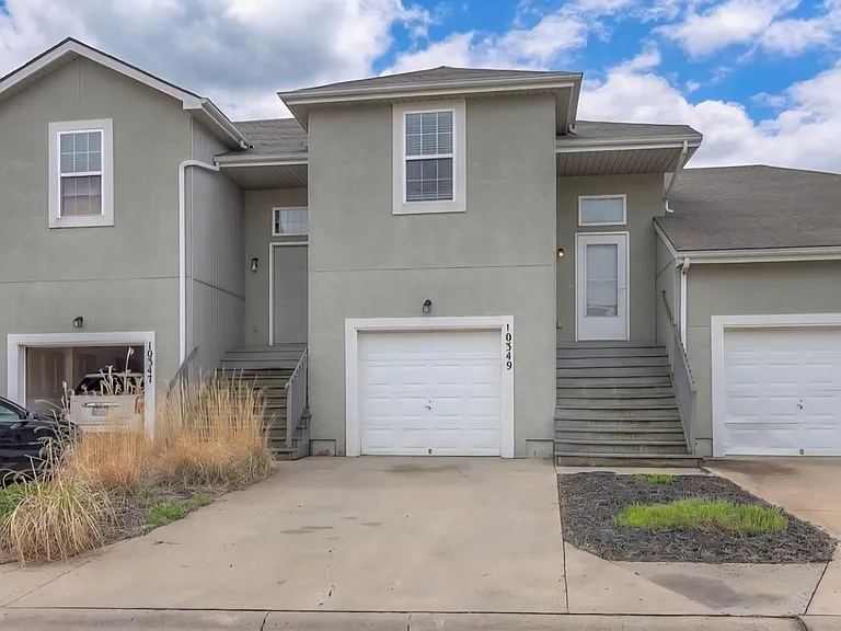 10349 Sloan Ave — Photo 1