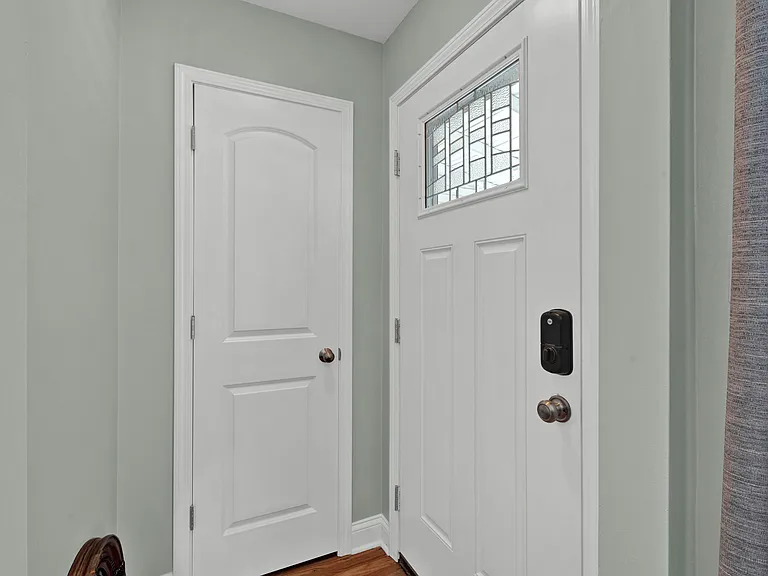 1659 Princeton Rd — Photo 3