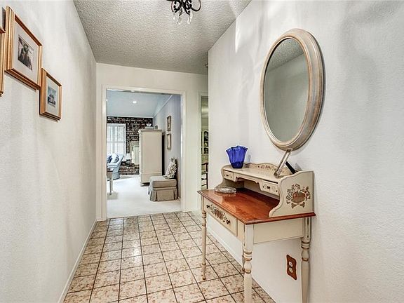 5th image of 5725 Acapulco Dr