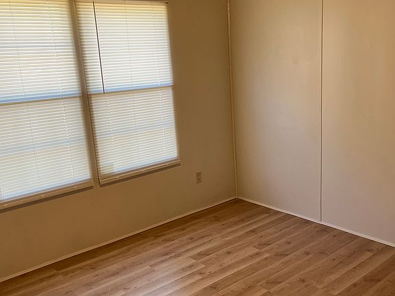 4th image of 1104 Sandwood Dr