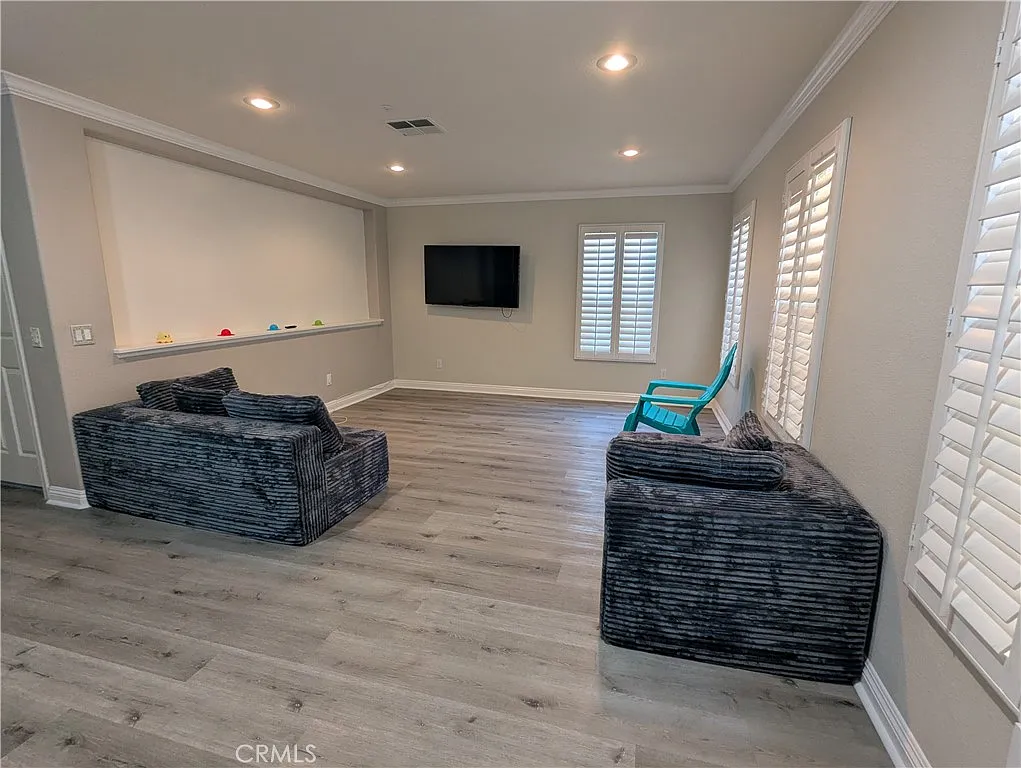 3 bed, 2341 sqft, $1,350 — Photo 3