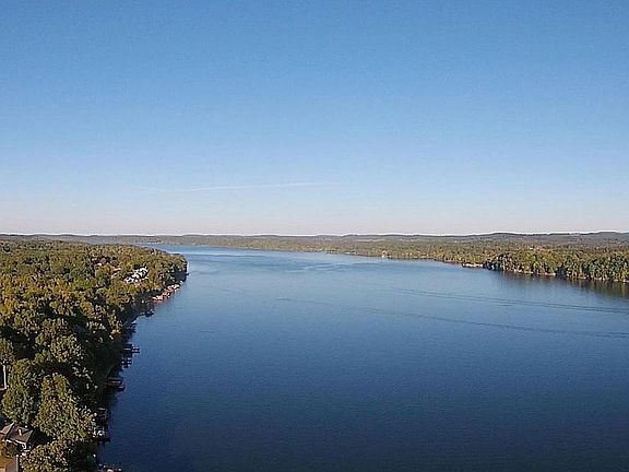 5th image of 1726 Bayfront Dr