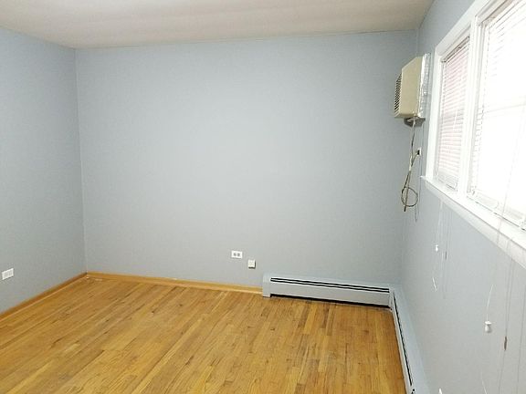 2nd image of 1111 Holiday Ln APT 16