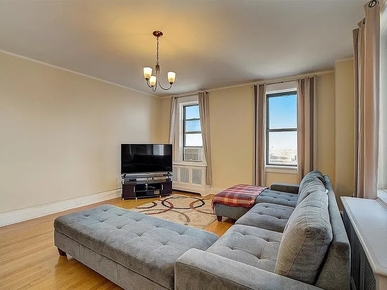 2600 Kennedy Blvd #8L — Photo 3