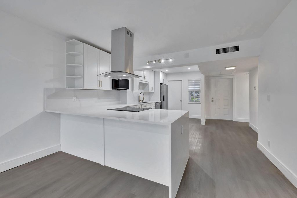 3100 N Palm Aire Drive #106, photo 8