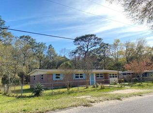 6445 Julia Dr, Milton, FL 32570