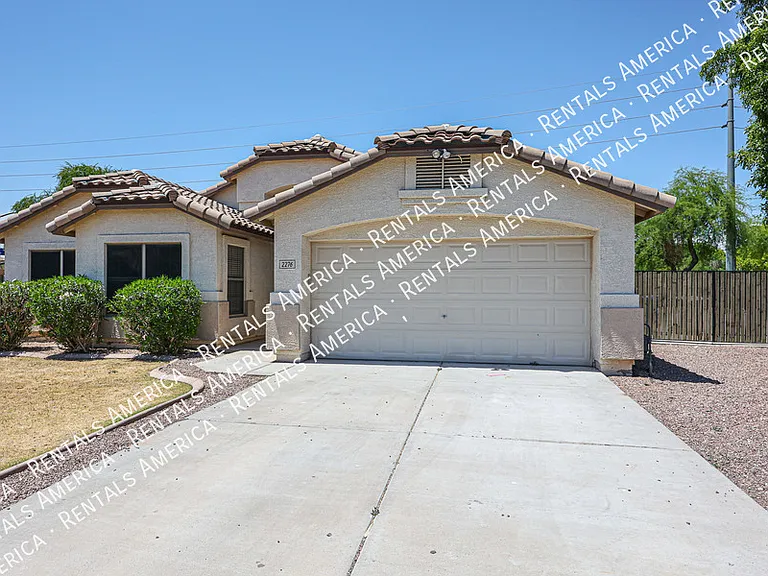 2276 S Bahama Dr — Photo 3