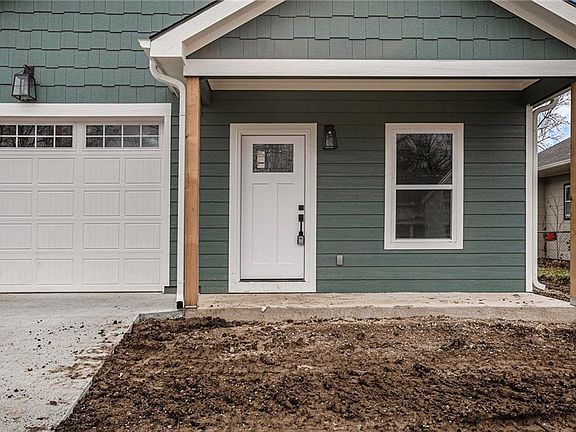 5th image of 733 Brown Ave