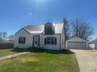 108 E Grand Ave, Paullina, IA 51046