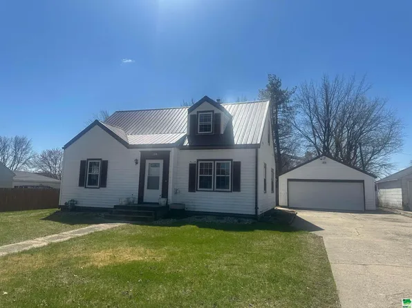 108 E Grand Ave, Paullina, IA 51046