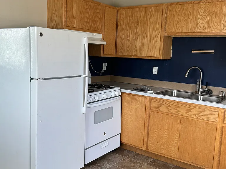 7503 Tieton Dr #5 — Photo 3