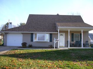 26 Conifer Rd, Levittown, PA 19057