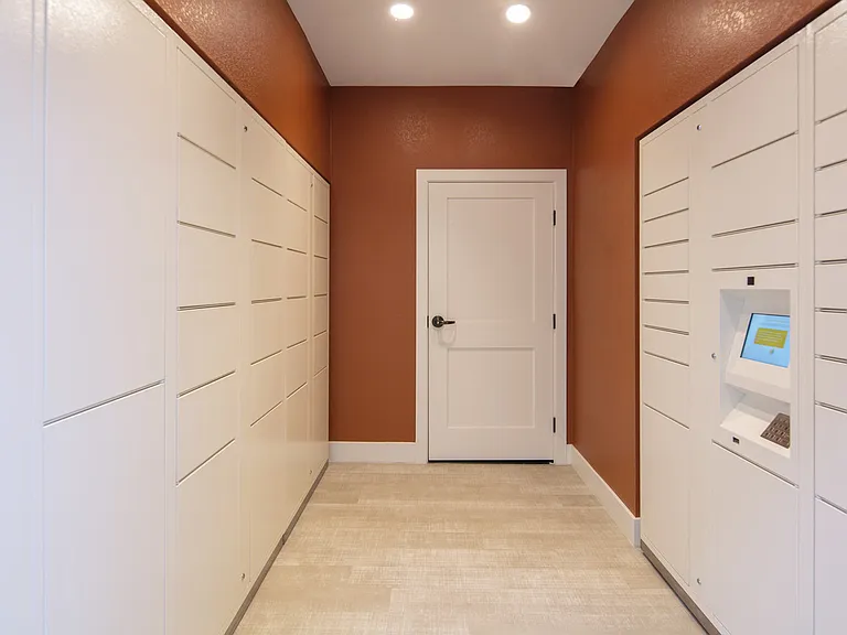Aliso Town Center Apartment Homes — Photo 22