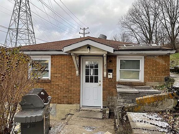3rd image of 208-210 Main St