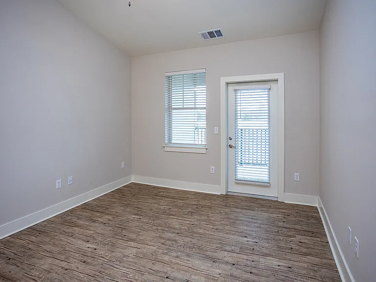 Farragut Junction Apartments — Photo 18
