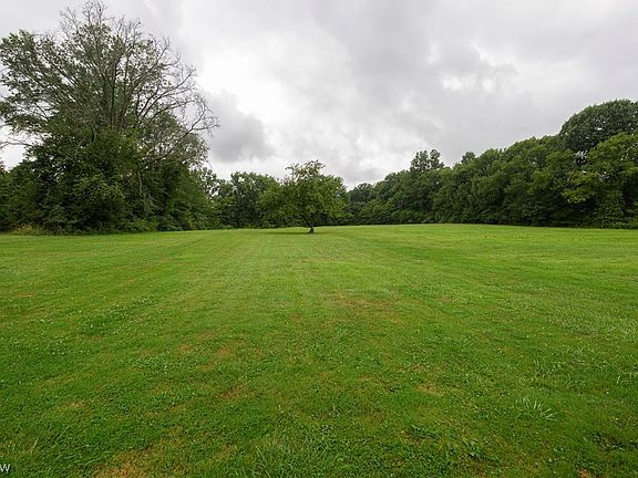 3rd image of 2984 Massillon Rd