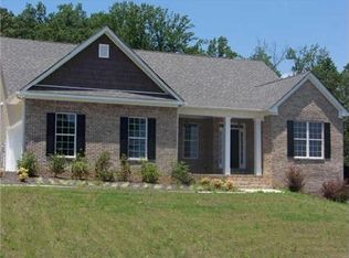 1154 Woodmere Dr, Loganville, GA