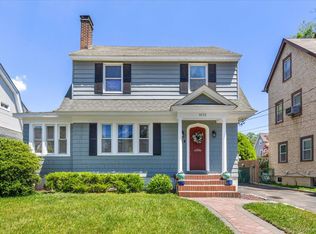 1072 Hunter Ave, Pelham, NY 10803