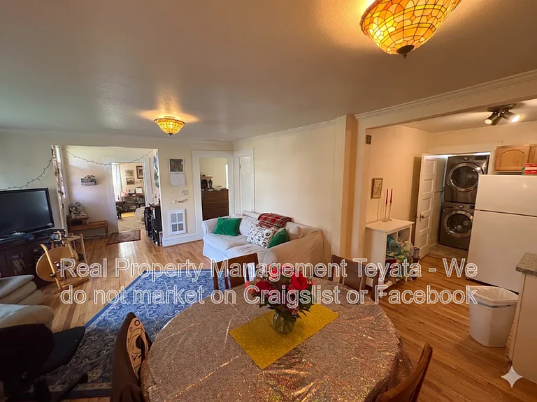 1405 Halleck St — Photo 3