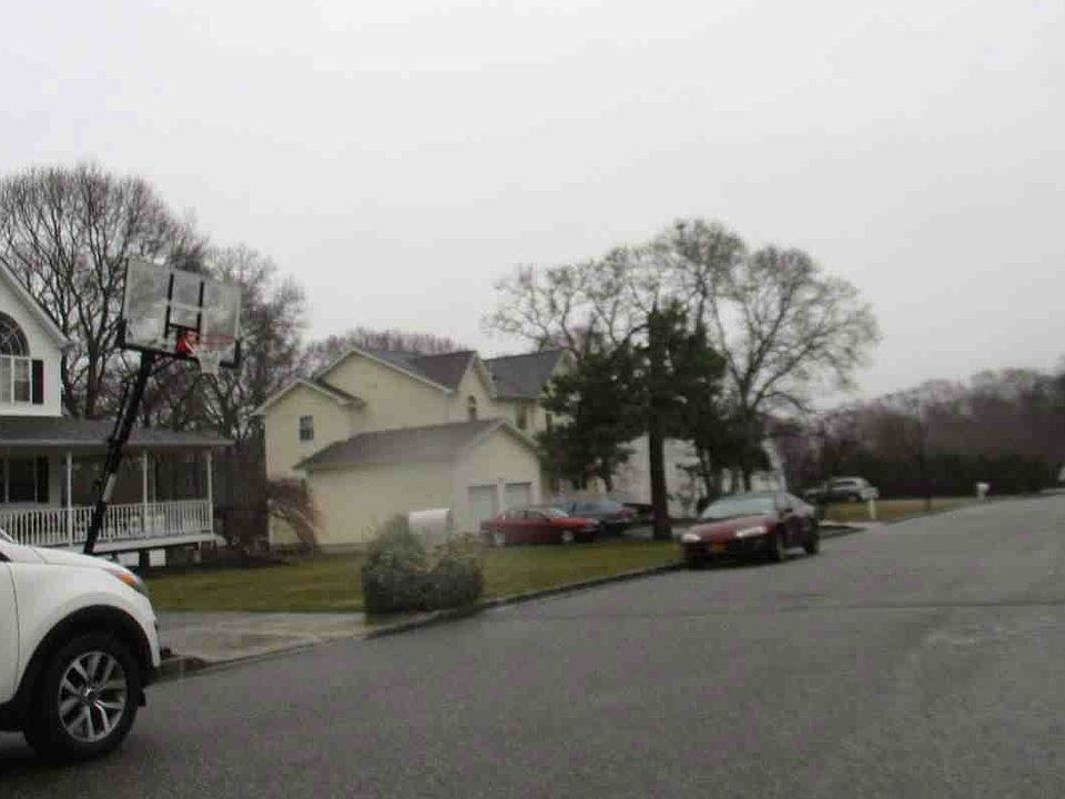 2nd image of 33 Gaetano Ln