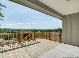 911 Stallion Springs Dr, Fischer, TX 78623