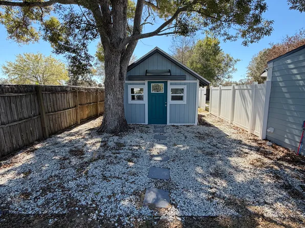 1900 E Orange Ave #B, Eustis, FL 32726