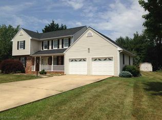 37 Sunset Dr, Waynesboro, VA 22980