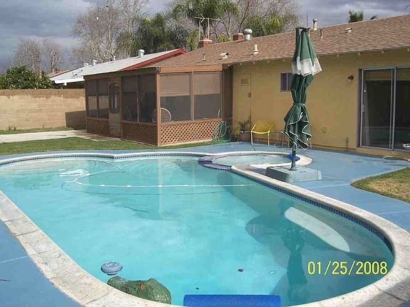 Brand New Heated Pool & Spa
