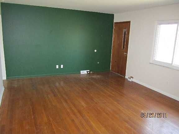3rd image of 1541 Fowler Dr