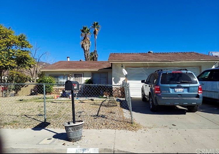 2nd image of 479 Santa Rosa St
